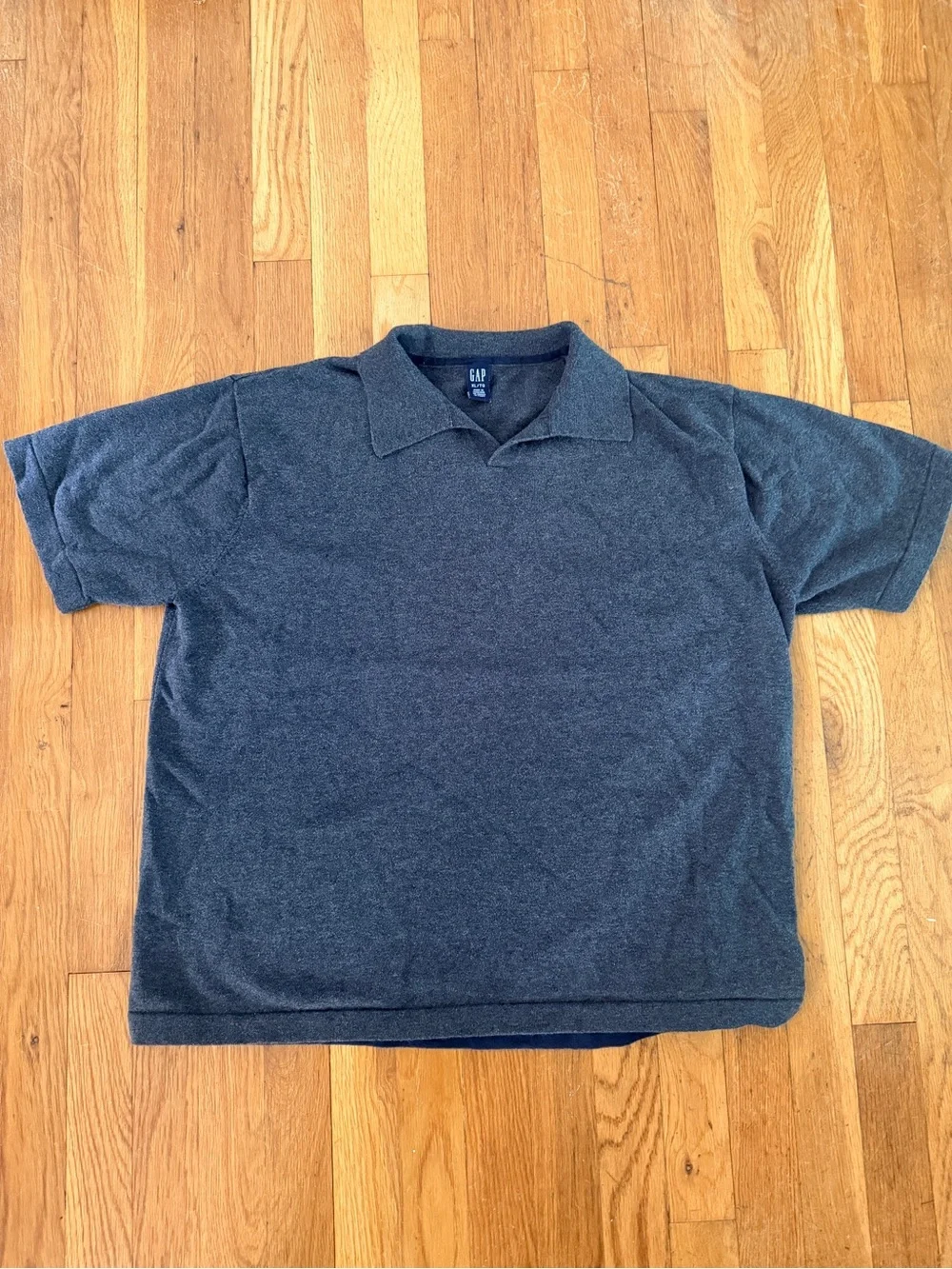 GAP boy’s Short Sleeve Polo in Charcoal